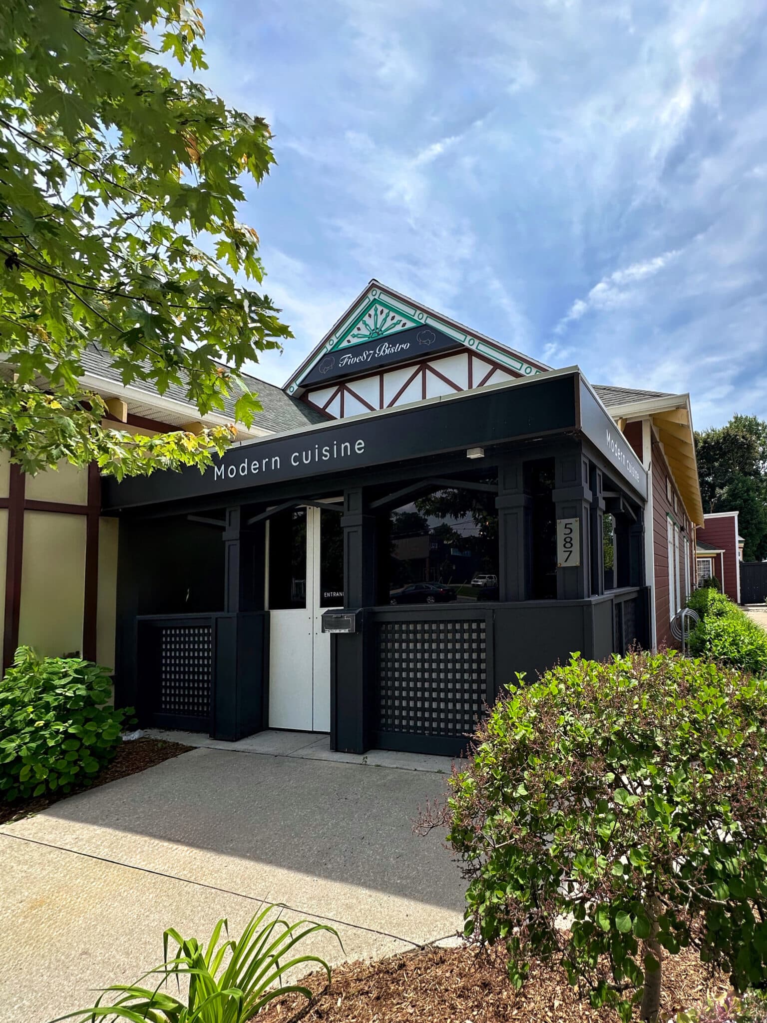 Five87 Bistro dining room